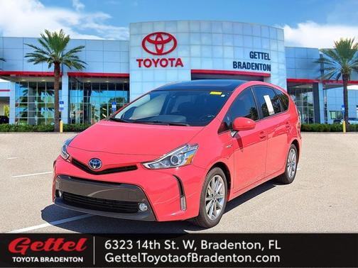 2017 Toyota Prius v Five
