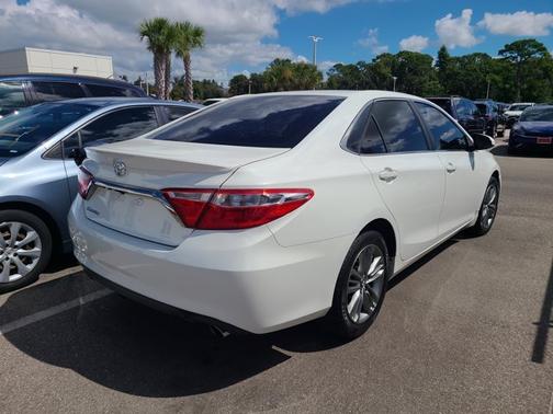 2016 Toyota Camry SE