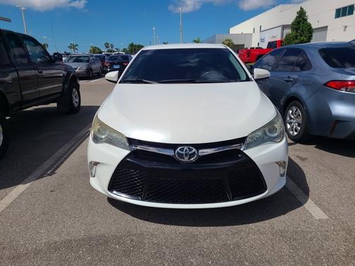2016 Toyota Camry SE