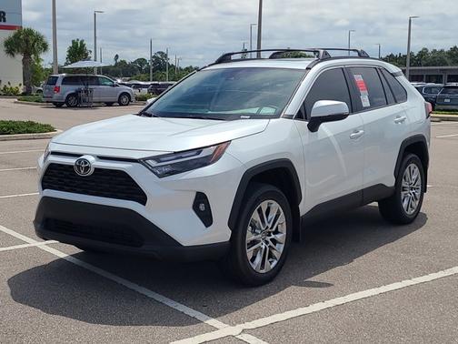 2025 Toyota RAV4 XLE Premium