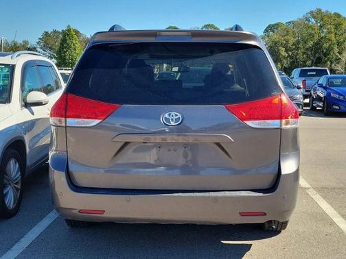 2014 Toyota Sienna XLE