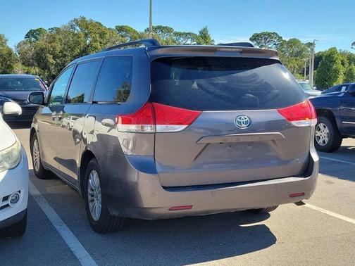2014 Toyota Sienna XLE