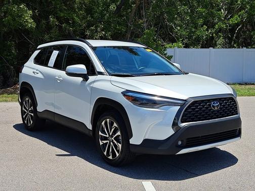 2022 Toyota Corolla Cross XLE