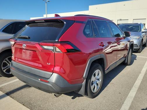 2020 Toyota RAV4 LE