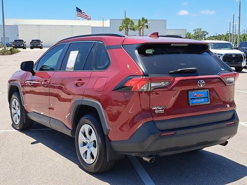2020 Toyota RAV4 LE