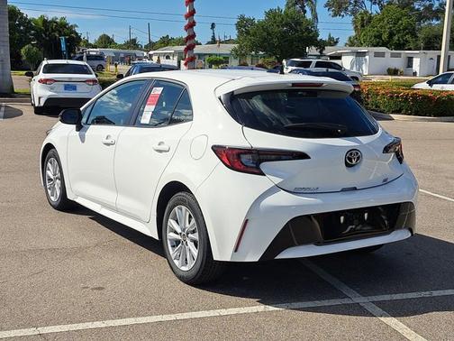2026 Toyota Corolla Hatchback SE