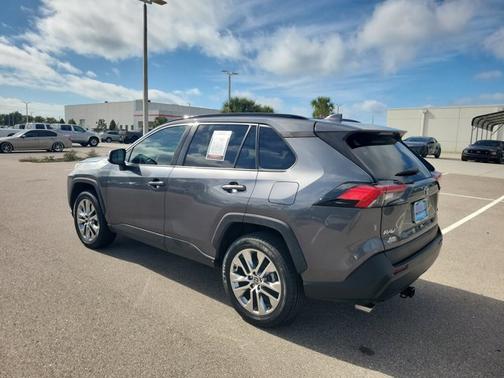 2021 Toyota RAV4 XLE Premium