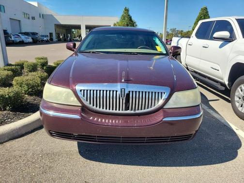 2007 Lincoln Town Car Signature Limited