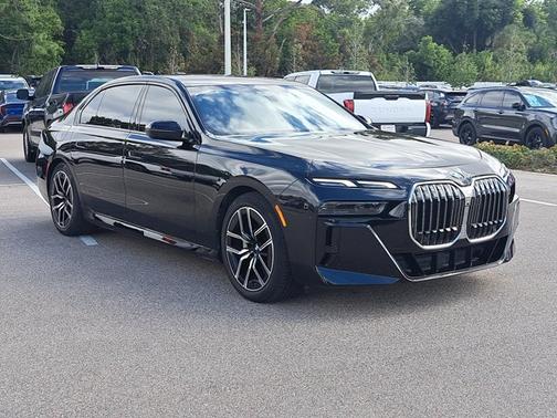 2023 BMW 740 740i