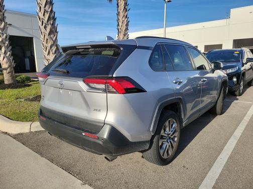 2019 Toyota RAV4 XLE Premium