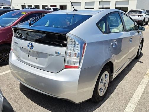 2010 Toyota Prius III