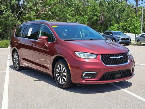 2021 Chrysler Pacifica Touring L