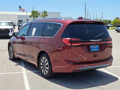2021 Chrysler Pacifica Touring L