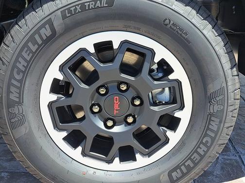 2025 Toyota 4Runner TRD Off Road