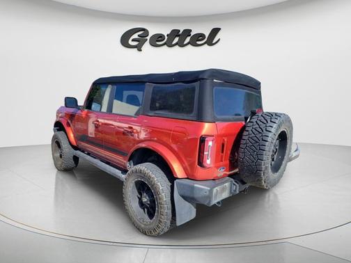 Hot Pepper Red Metallic Tinted Clearcoat 2022 Ford Bronco Outer Banks