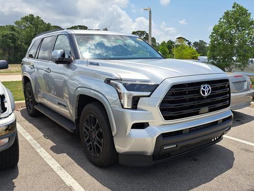 2024 Toyota Sequoia SR5