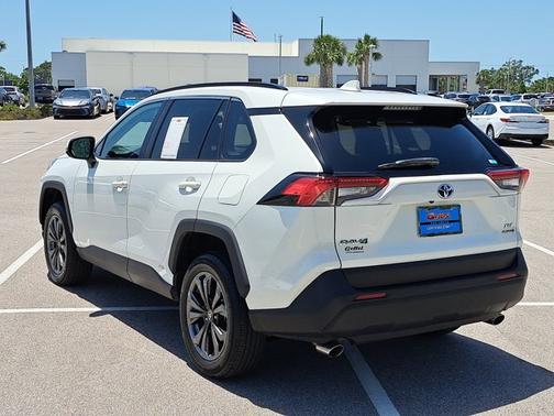 2022 Toyota RAV4 Hybrid Hybrid XLE Premium