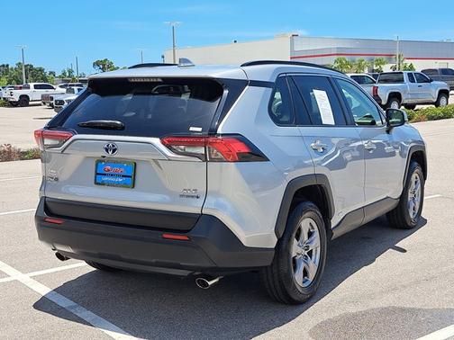 2022 Toyota RAV4 Hybrid Hybrid XLE