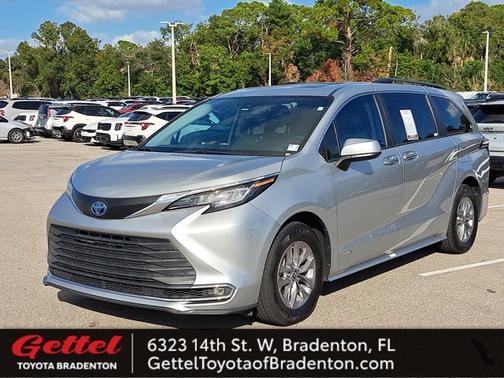 2021 Toyota Sienna XLE
