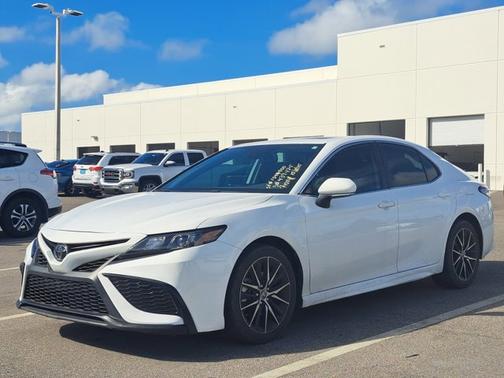 2023 Toyota Camry SE