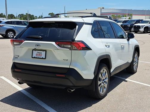 2025 Toyota RAV4 XLE Premium