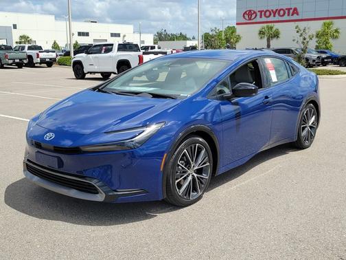 2025 Toyota Prius XLE