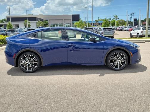 2025 Toyota Prius XLE