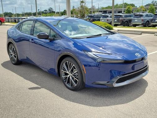 2025 Toyota Prius XLE
