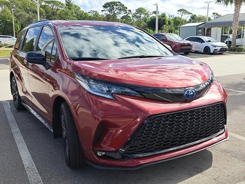 2025 Toyota Sienna XSE