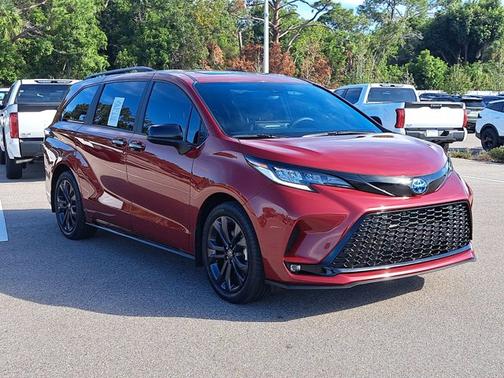 2025 Toyota Sienna XSE