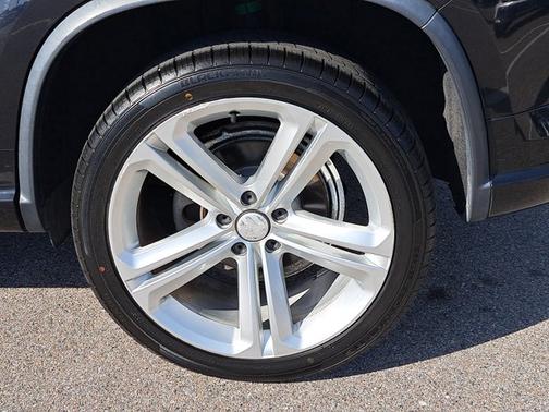 2016 Volkswagen Tiguan R-Line