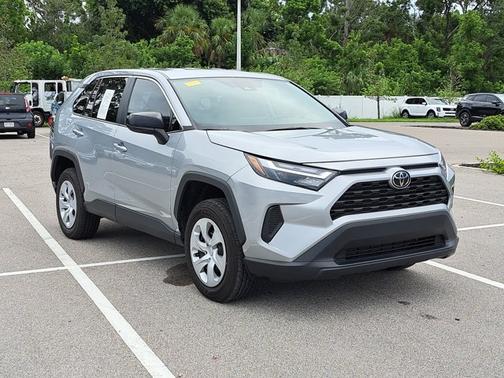 2025 Toyota RAV4 LE