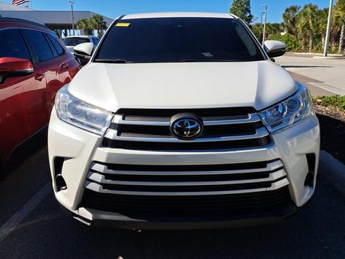 2019 Toyota Highlander LE