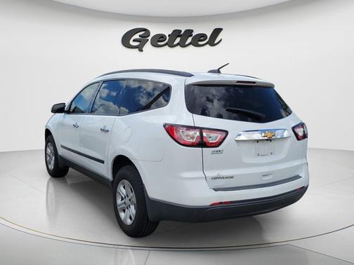 Summit White 2017 Chevrolet Traverse LS