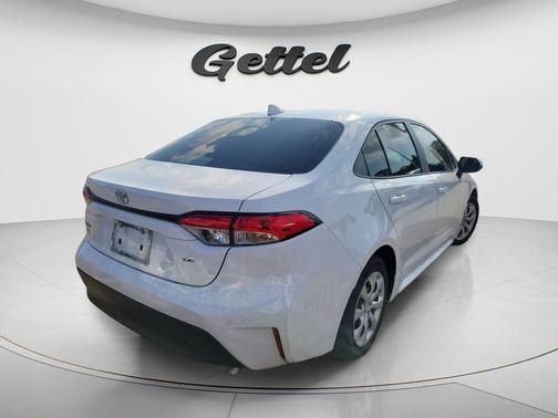 Ice Cap 2024 Toyota Corolla LE