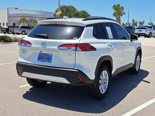 2024 Toyota Corolla Cross LE