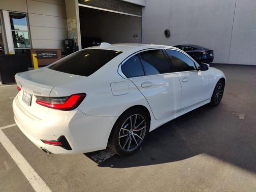 2019 BMW 330 330i