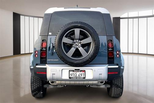 2025 Land Rover Defender 110 P400 S