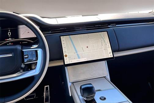 2025 Land Rover Range Rover P615 SV