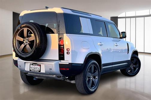 2025 Land Rover Defender 110 P400 S