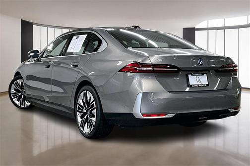 2025 BMW i5 xDrive40