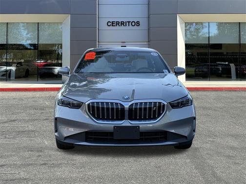 2025 BMW i5 xDrive40