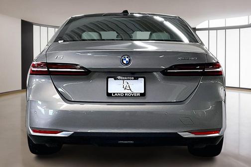 2025 BMW i5 xDrive40