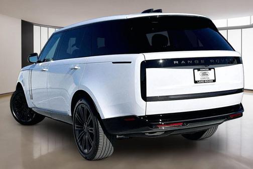 2026 Land Rover Range Rover P400 SE 7 Seat