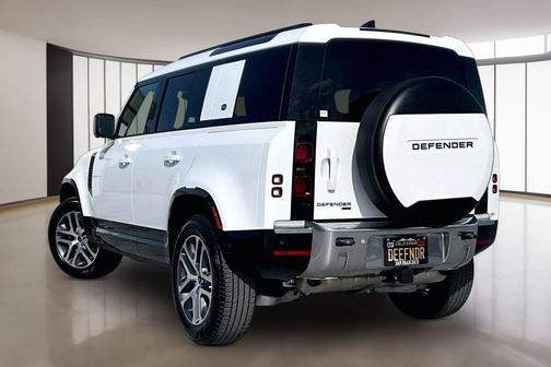 2023 Land Rover Defender 110 SE