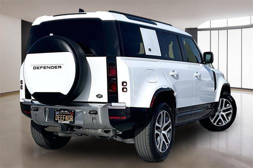 2023 Land Rover Defender 110 SE