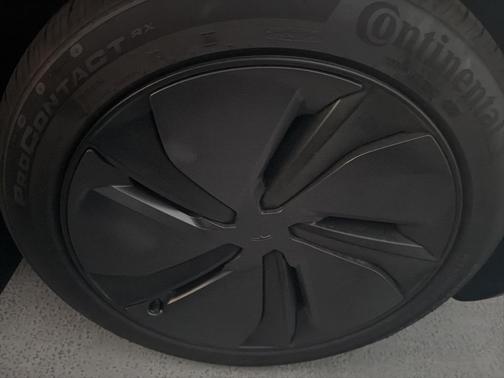 2026 Tesla Model Y Premium Rear-Wheel Drive