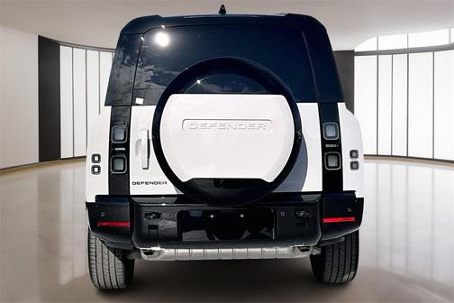 2026 Land Rover Defender P400 X-Dynamic SE