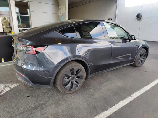 2025 Tesla Model Y Long Range Dual Motor Rear-Wheel Drive