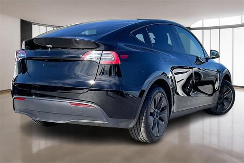 2025 Tesla Model Y Long Range Dual Motor Rear-Wheel Drive